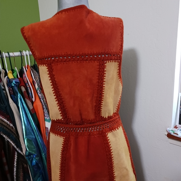 Vintage 1970's leather and crochet vest - Picture 5 of 8